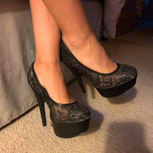 Anne Michelle lace platform heels